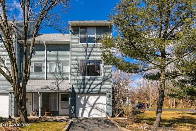 Primary Photo - 190 Spruce St