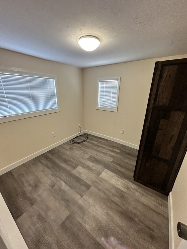 Building Photo - 1107 3rd St