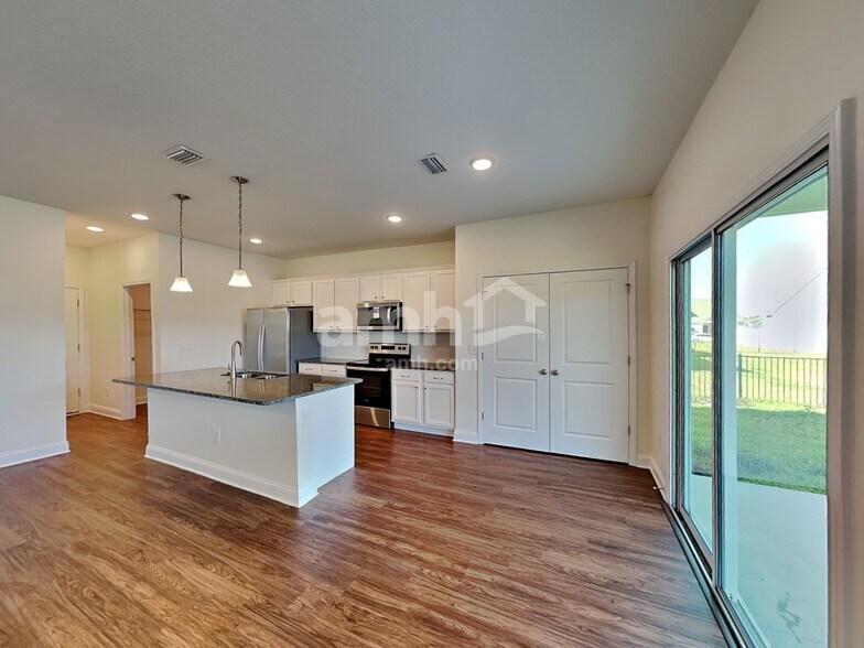 Building Photo - 118 Olivewood Pl