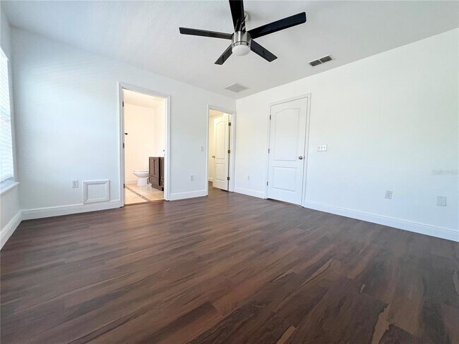 Building Photo - 7138 Five Oaks Dr