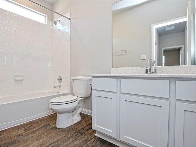 Building Photo - 401 Rainmaker Ln