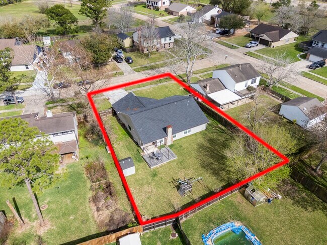 Building Photo - 304 Old Course Dr