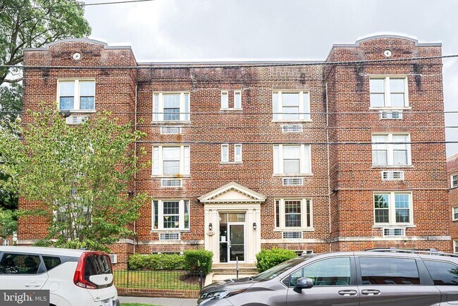 Building Photo - 1404 Tuckerman St NW