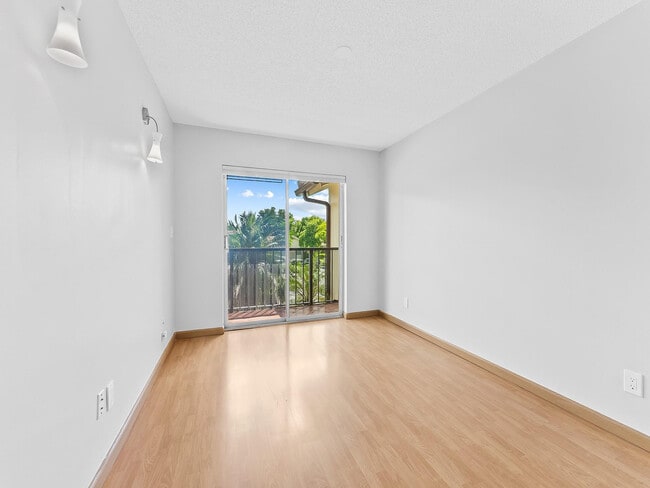 Building Photo - 2226 Nova Village Dr