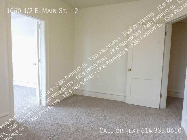 Building Photo - 1060 1/2 E. Main St.-2