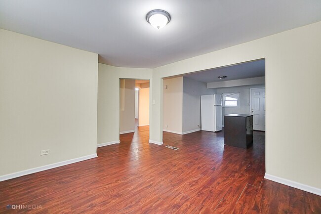 Building Photo - 15231 Waterman Dr