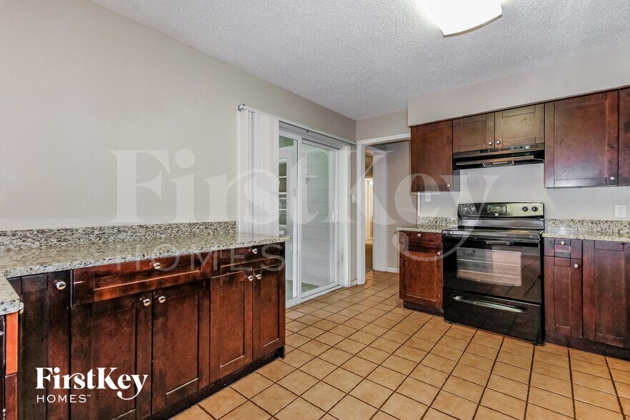 Building Photo - 4017 Lana Dr