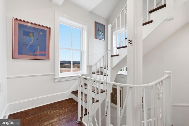 Building Photo - 3308 R St NW