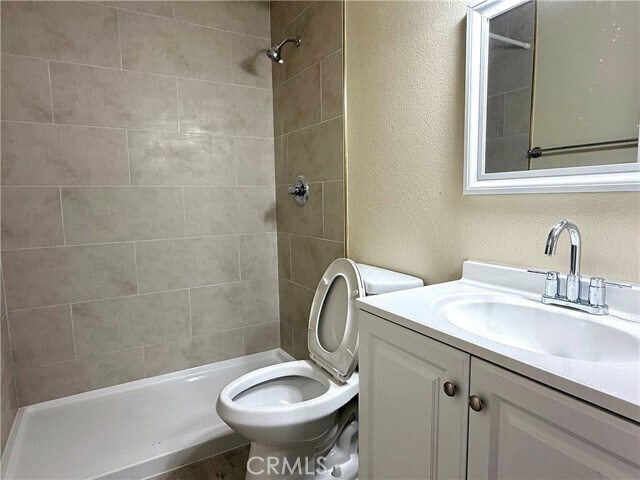 Building Photo - 841 Fairview Ave