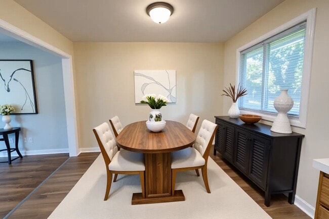 Building Photo - 8414 Dawn Dr