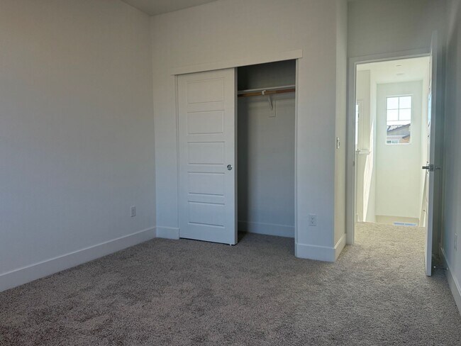 Building Photo - New Folsom home with solar!