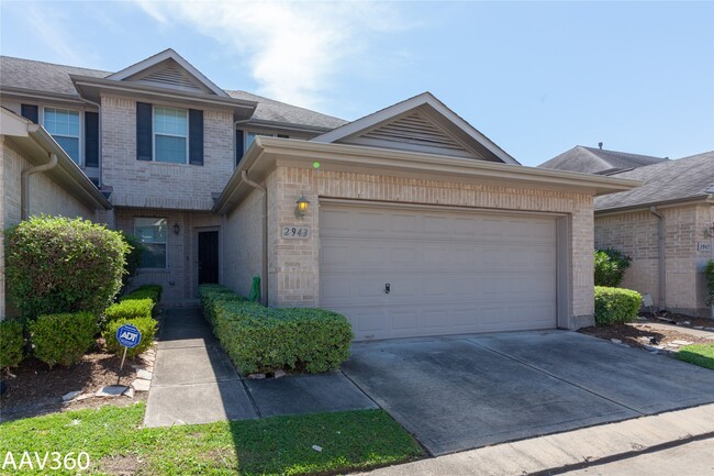 Building Photo - 2943 Meadowglen Crest