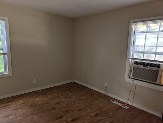 Building Photo - 1805 Southwood Dr