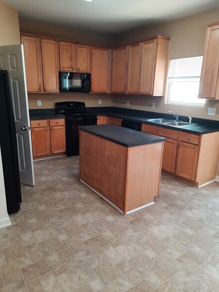 Building Photo - 508 Sternwheel Way