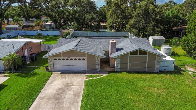 Building Photo - 2021 Valley Dr