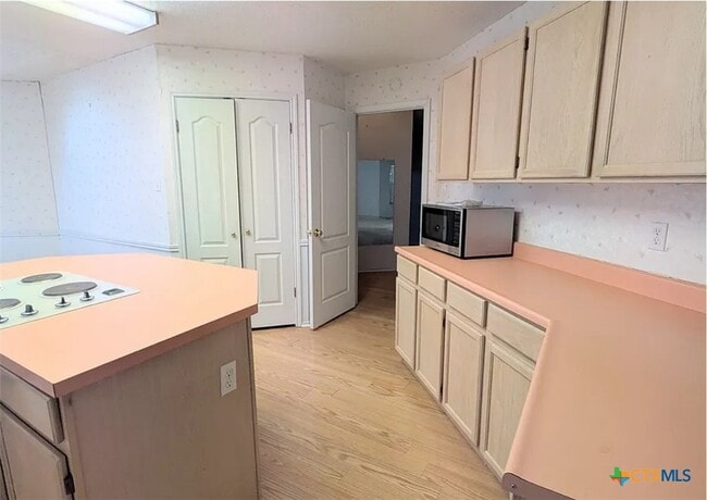 Building Photo - 1428 Devin Dr