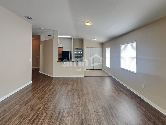 Building Photo - 25815 Crippen Dr