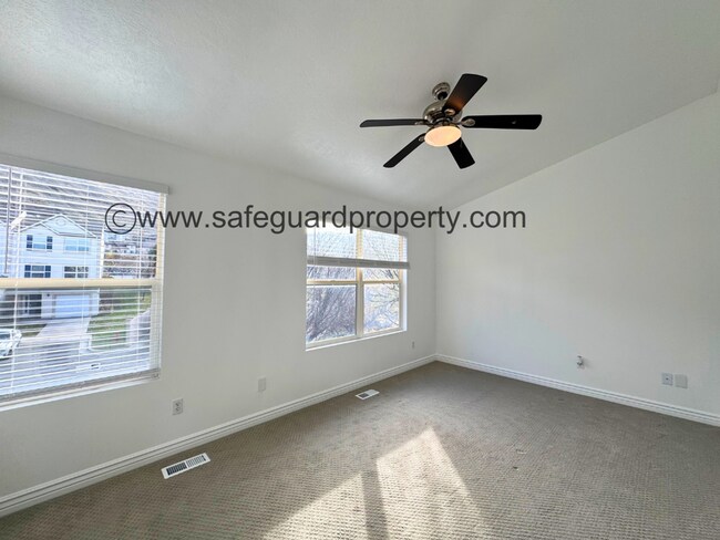 Building Photo - Amazing Draper Townhome with Mountain Views!