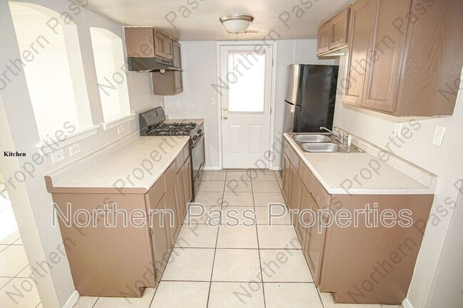 Building Photo - 11027 Sunshine Ct