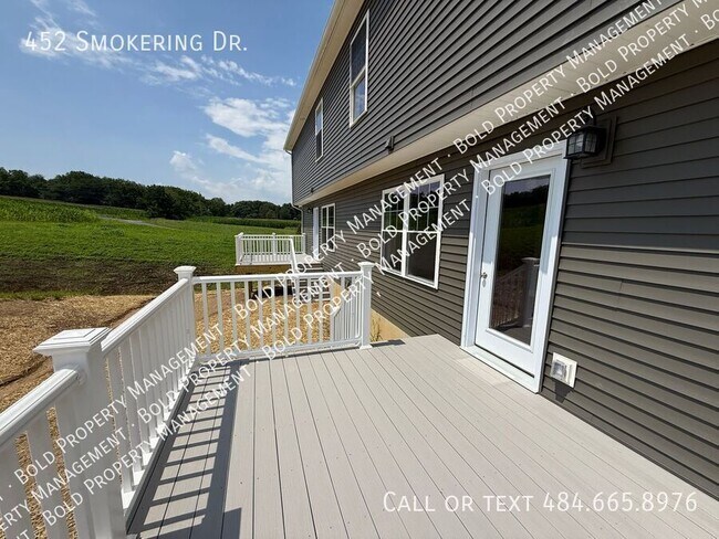 Building Photo - 452 Smokering Dr