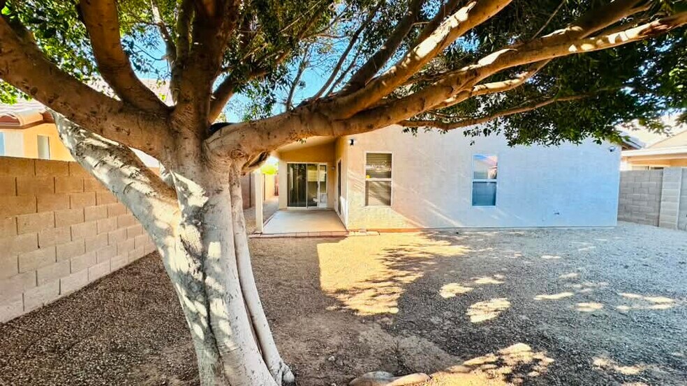 Building Photo - 4826 W Ponderosa Ln