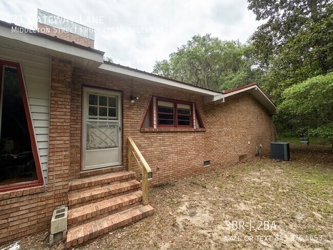 Building Photo - 21 Gateway Ln
