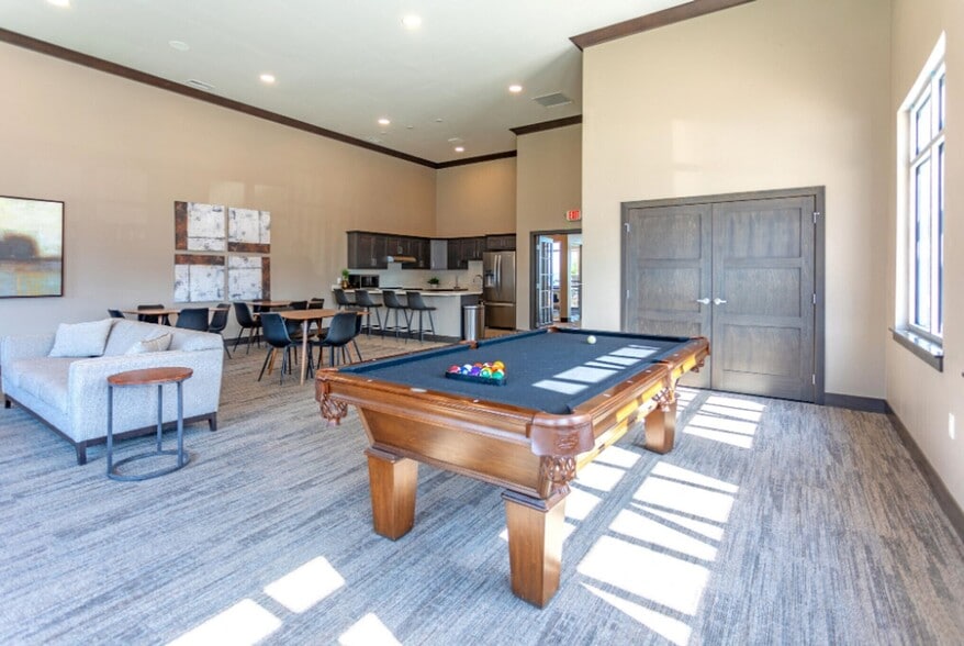 Community Room - Pinnacle Point Apartments