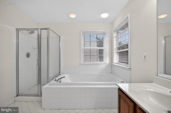 Building Photo - 13529 Persian Ct