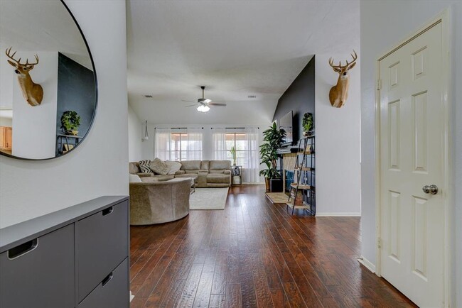 Building Photo - 16022 Capistrano Falls Dr