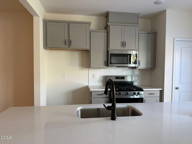 Building Photo - 66 Bloodroot St