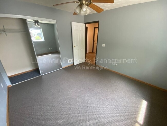 Building Photo - 1324-1326 Knollwood Ave