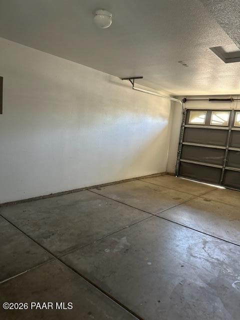 Building Photo - 3349 N Yavapai Rd E