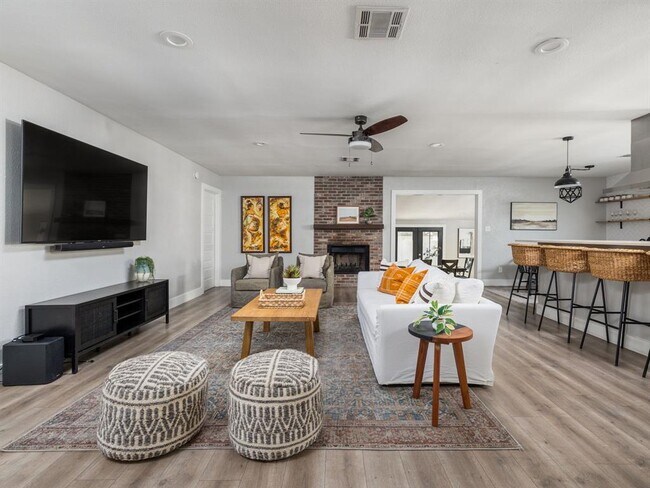 Primary Photo - 5507 Porsche Ln