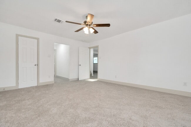 Building Photo - 1501 Maiden Ln