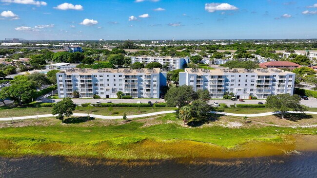 Building Photo - 500 Executive Center Dr