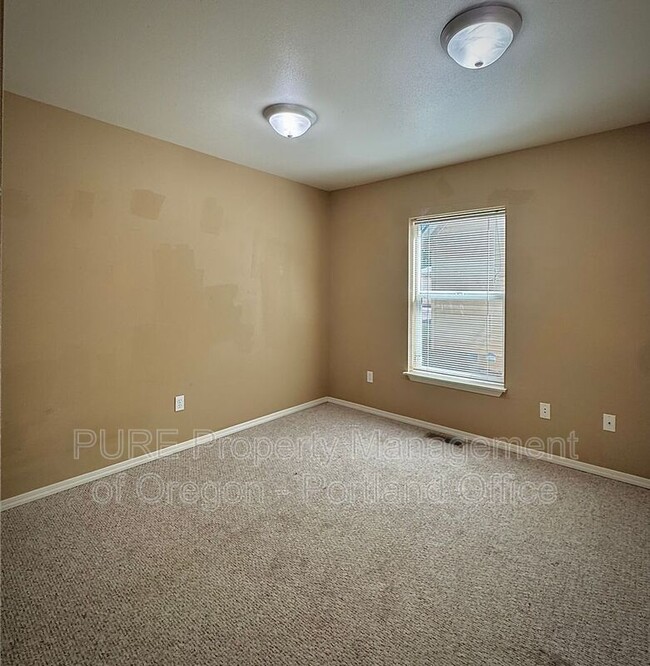 Building Photo - 6734 N Monteith Ave