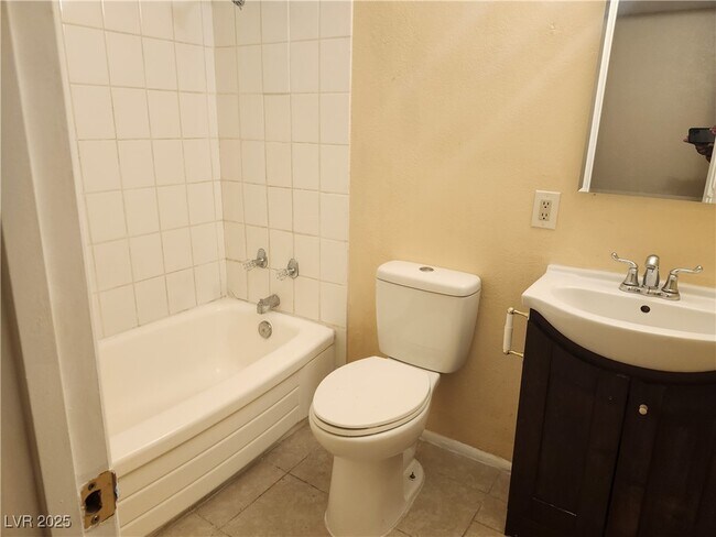 Building Photo - 103 S Mallard St