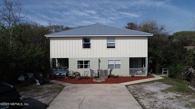 Building Photo - 203 E St