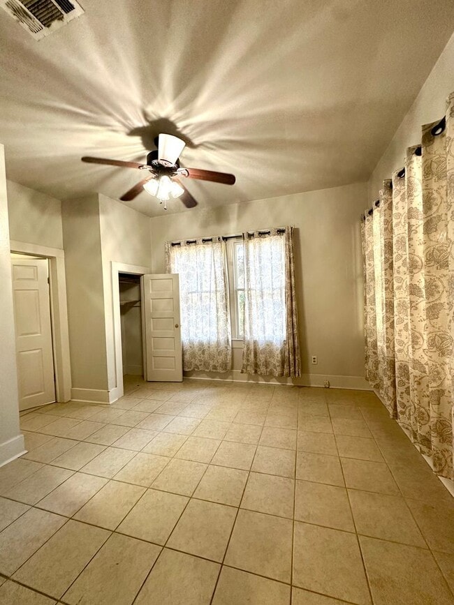 Building Photo - JANUARY MOVE IN SPECIAL!!!  1/2 OFF 1st Month's Rent