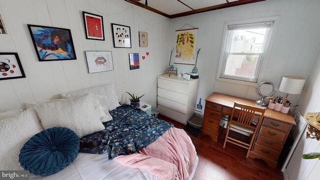 Building Photo - 415 E Flora St