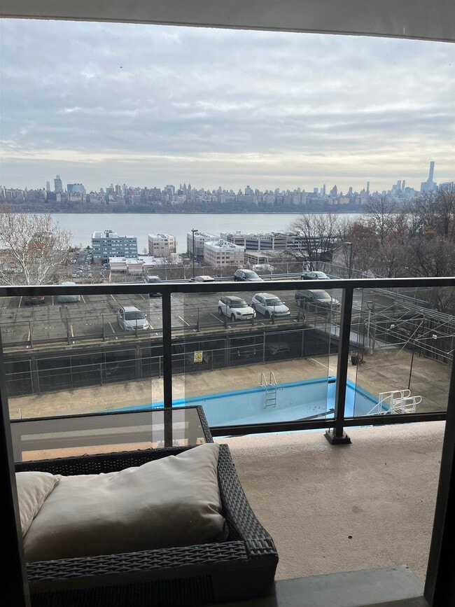 Building Photo - 9060 Palisade Ave