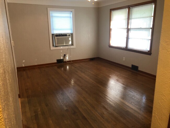 Building Photo - 2 Bed 1 Bath House in Solon