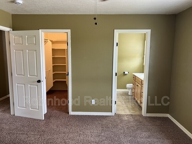 Building Photo - 214 Brookwood Dr