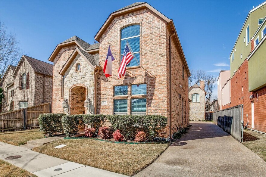 Building Photo - Elegant Central Dallas home 2.5 blocks from Knox-Henderson