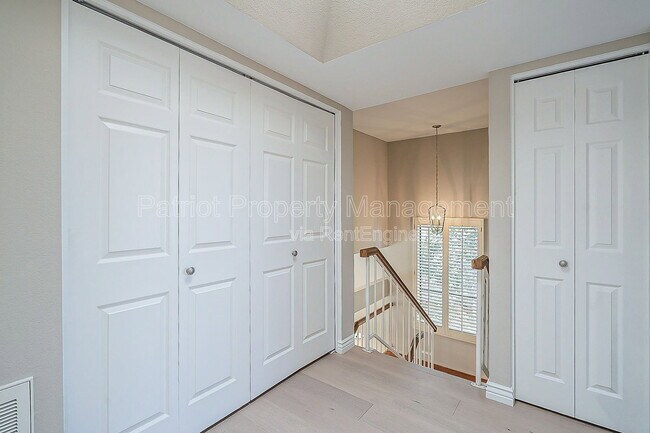 Building Photo - 10527 E Fanfol Ln