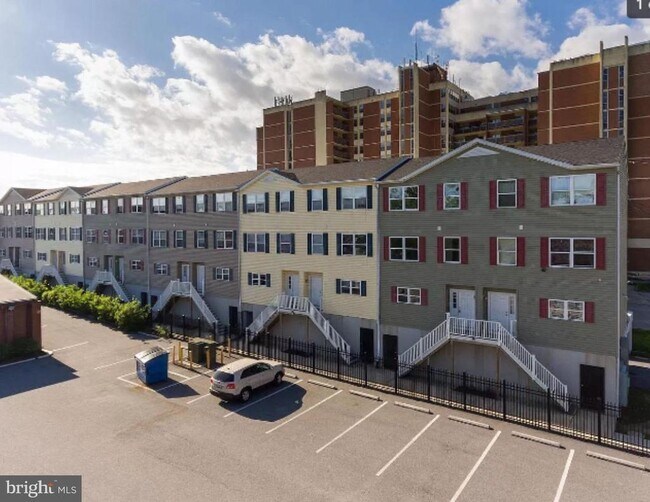 Building Photo - 5235 Crowson Ave