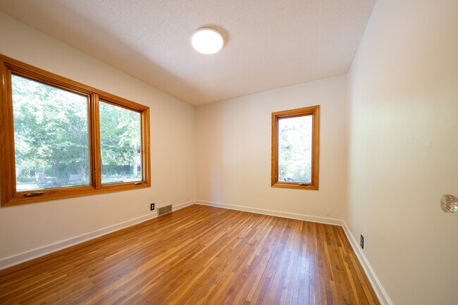 Building Photo - 14510 Gleason Lake Dr