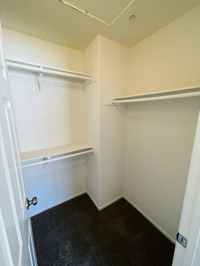 Building Photo - 26331 Arboretum Way