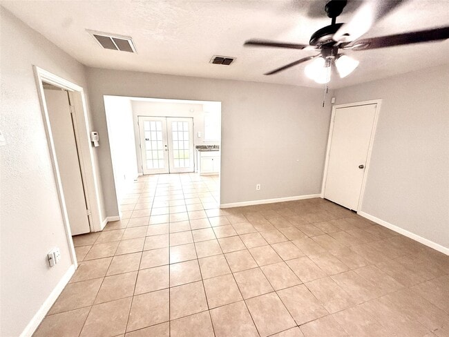 Building Photo - 16814 David Glen Dr