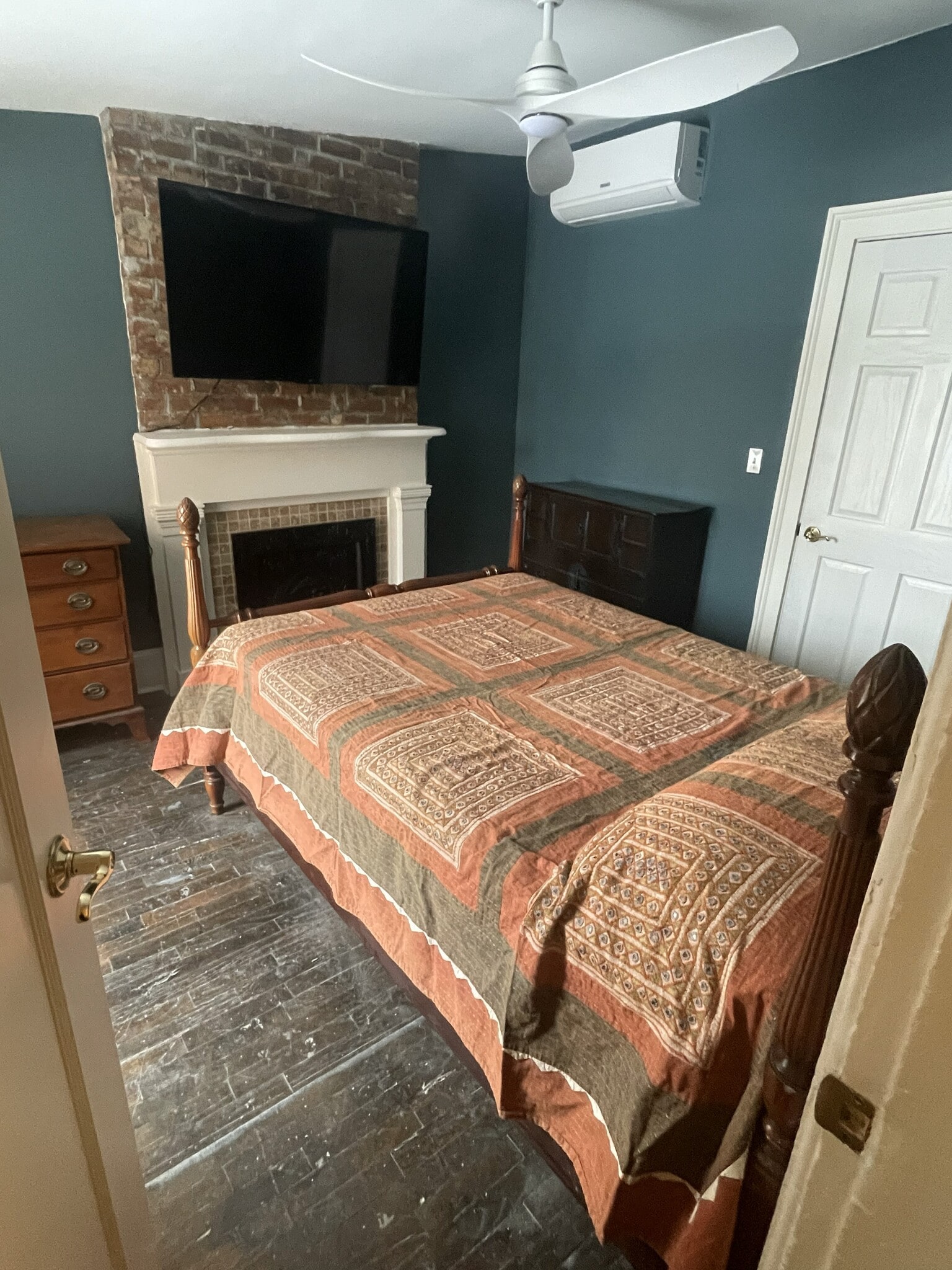 Building Photo - 49 1st St